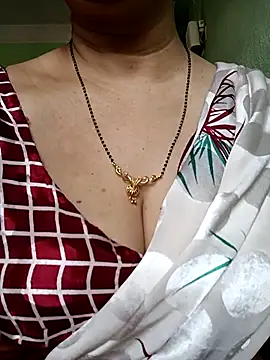 Snapshot of Rosy-B chatting on 24, 4, 2026 Rosy-B online show from 24, 4, 2026