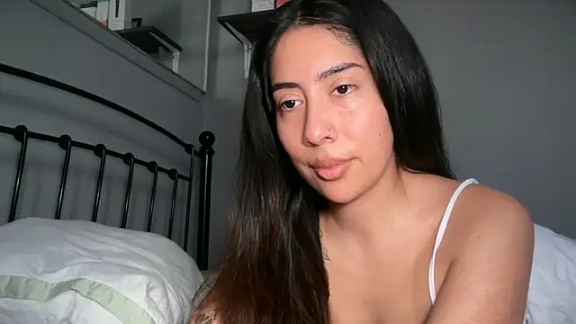 Snapshot of LorenaAnderson chatting on 17, 4, 2026 LorenaAnderson online show from 17, 4, 2026