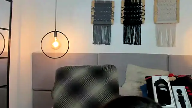 Snapshot of Sweet_camille chatting on 27, 1, 2025 Sweet camille online show from 27, 1, 2025