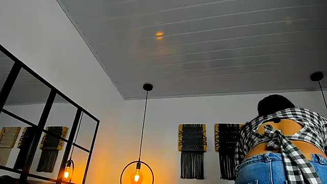 Snapshot of Sweet_camille chatting on 18, 9, 2025 Sweet camille online show from 18, 9, 2025