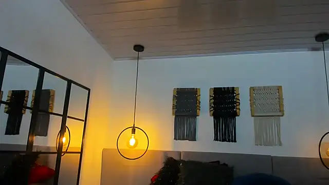 Snapshot of Sweet_camille chatting on 18, 10, 2025 Sweet camille online show from 18, 10, 2025