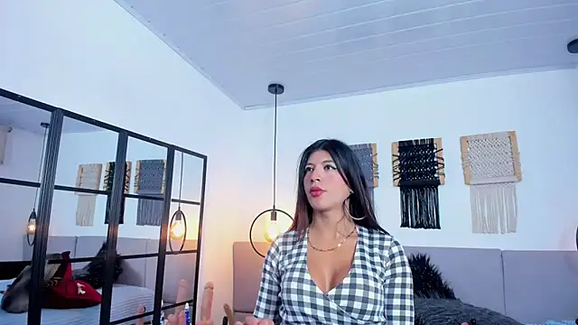 Snapshot of Sweet_camille chatting on 21, 10, 2025 Sweet camille online show from 21, 10, 2025