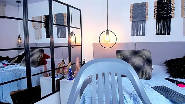 Snapshot of Sweet_camille chatting on 14, 11, 2025 Sweet camille online show from 14, 11, 2025