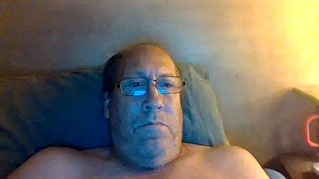 Snapshot of hornyrich69 chatting on 28, 4, 2026 hornyrich69 online show from 28, 4, 2026