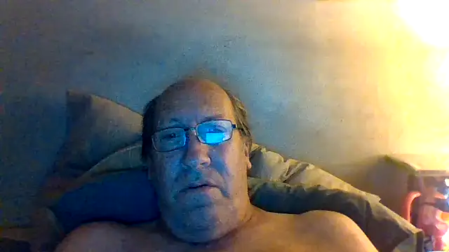 Snapshot of hornyrich69 chatting on 8, 5, 2026 hornyrich69 online show from 8, 5, 2026