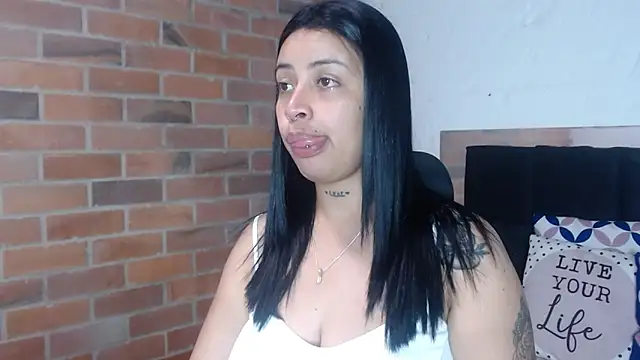 Snapshot of salome__hills1 chatting on 8, 4, 2026 salome hills1 online show from 8, 4, 2026