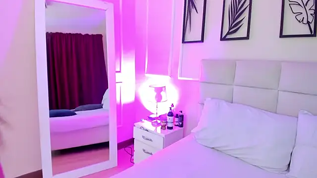 Alisa  walker online show from 13, 1, 2025