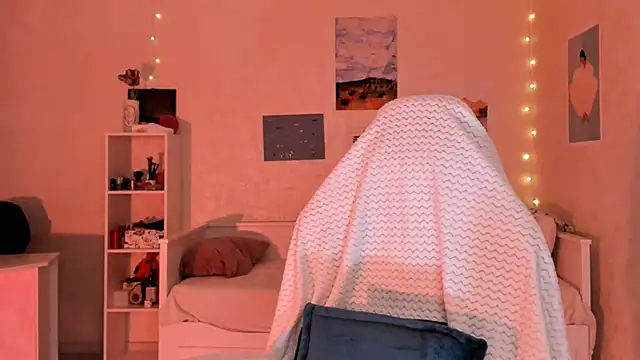 Britney Ross online show from 3, 11, 2025