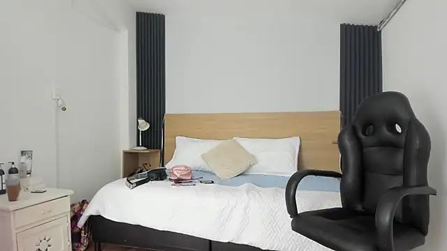 Chiqui milk  online show from 15, 11, 2025