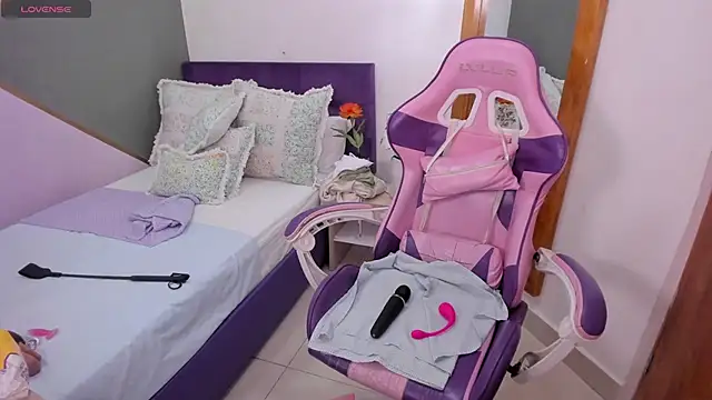 Snapshot of kitty_kayo chatting on 19, 2, 2025 kitty kayo online show from 19, 2, 2025