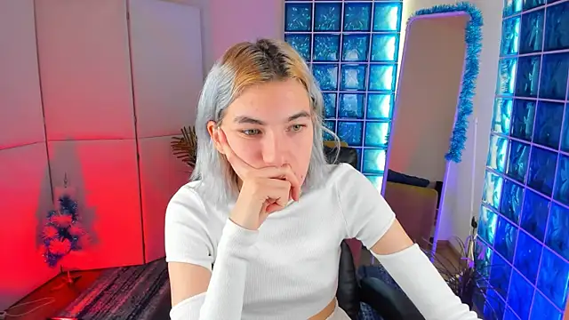 Snapshot of Mia_Cheers chatting on 6, 12, 2024 Mia Cheers online show from 6, 12, 2024