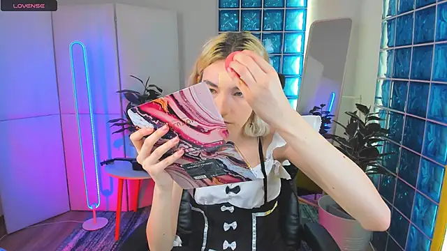 Snapshot of Mia_Cheers chatting on 14, 2, 2025 Mia Cheers online show from 14, 2, 2025