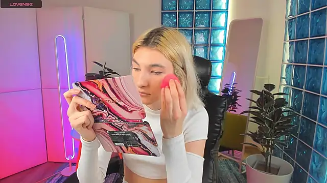 Snapshot of Mia_Cheers chatting on 21, 2, 2025 Mia Cheers online show from 21, 2, 2025