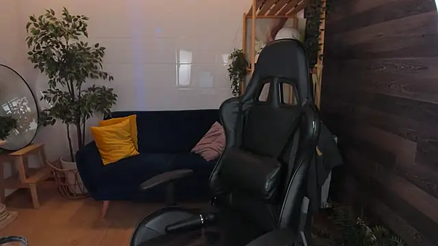 Snapshot of Mia_Cheers chatting on 8, 3, 2025 Mia Cheers online show from 8, 3, 2025