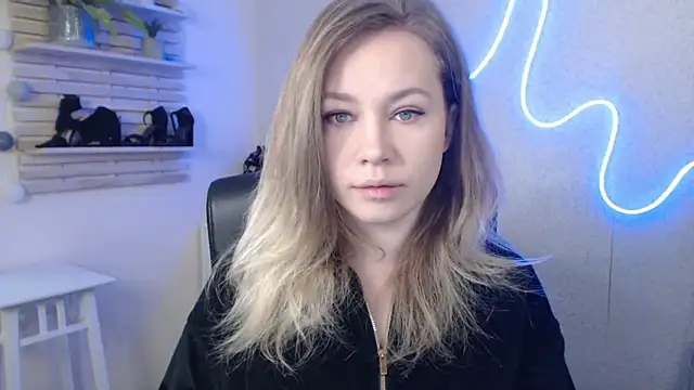 holly xglam online show from 24, 1, 2025