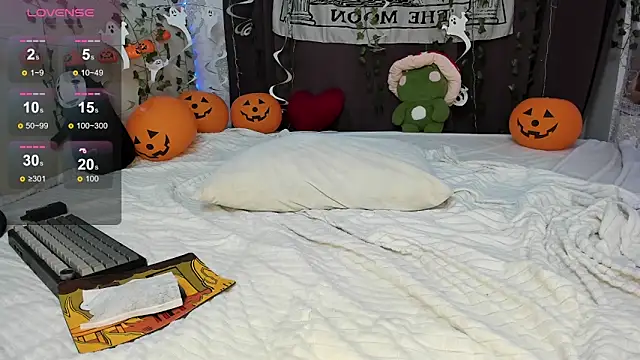 Snapshot of SophiaRyder chatting on 31, 10, 2025 SophiaRyder online show from 31, 10, 2025