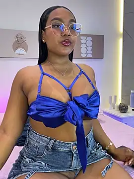 Snapshot of Esmeralda_Duarte chatting on 13, 3, 2026 Esmeralda Duarte online show from 13, 3, 2026