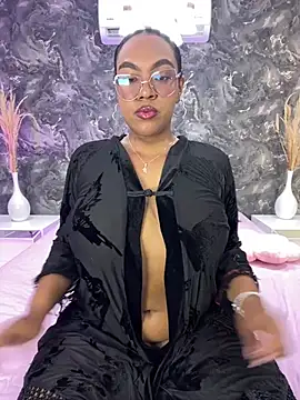 Snapshot of Esmeralda_Duarte chatting on 2, 7, 2026 Esmeralda Duarte online show from 2, 7, 2026