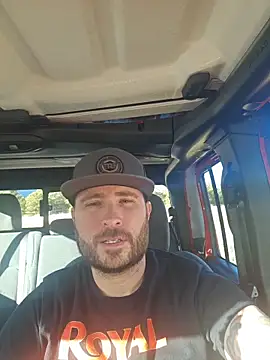 Snapshot of JeepinAround chatting on 17, 12, 2025 JeepinAround online show from 17, 12, 2025