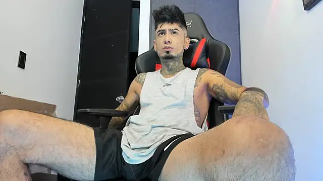 Snapshot of sergiio_mesa27 chatting on 28, 2, 2025 sergiio mesa27 online show from 28, 2, 2025