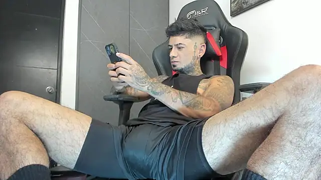 Snapshot of sergiio_mesa27 chatting on 5, 10, 2025 sergiio mesa27 online show from 5, 10, 2025