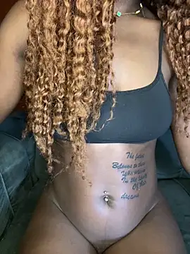 Snapshot of pretty_maliah chatting on 25, 3, 2026 pretty maliah online show from 25, 3, 2026