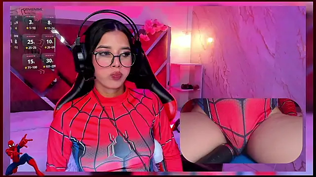 SweetieCloe  online show from 23, 9, 2025