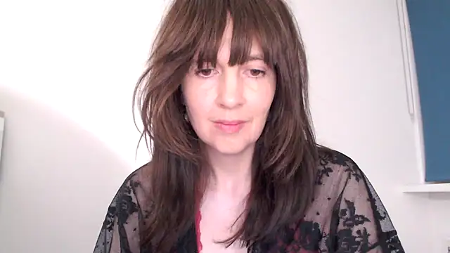 Snapshot of Ella_Next_Door chatting on 18, 4, 2026 Ella Next Door online show from 18, 4, 2026