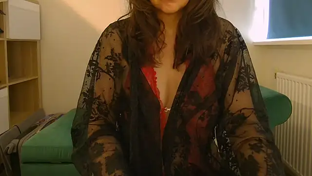 Snapshot of Ella_Next_Door chatting on 4, 5, 2026 Ella Next Door online show from 4, 5, 2026