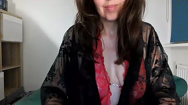 Snapshot of Ella_Next_Door chatting on 14, 6, 2026 Ella Next Door online show from 14, 6, 2026