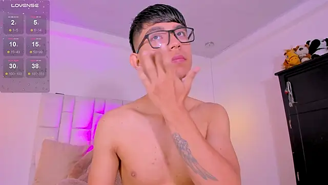 CodyTwink online show from 16, 4, 2026