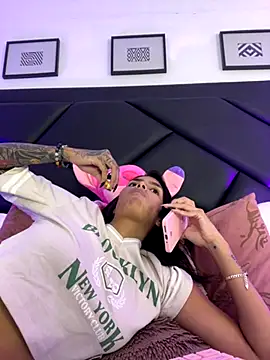 Snapshot of DeuxGold chatting on 9, 11, 2025 DeuxGold online show from 9, 11, 2025