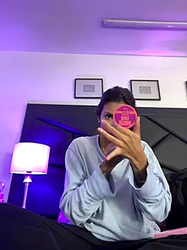 Snapshot of DeuxGold chatting on 13, 11, 2025 DeuxGold online show from 13, 11, 2025