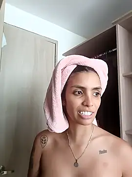 Snapshot of DeuxGold chatting on 24, 11, 2025 DeuxGold online show from 24, 11, 2025