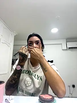 Snapshot of DeuxGold chatting on 3, 12, 2025 DeuxGold online show from 3, 12, 2025