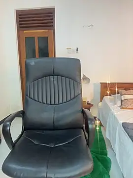 Snapshot of Cinderella-98 chatting on 8, 4, 2026 Cinderella-98 online show from 8, 4, 2026