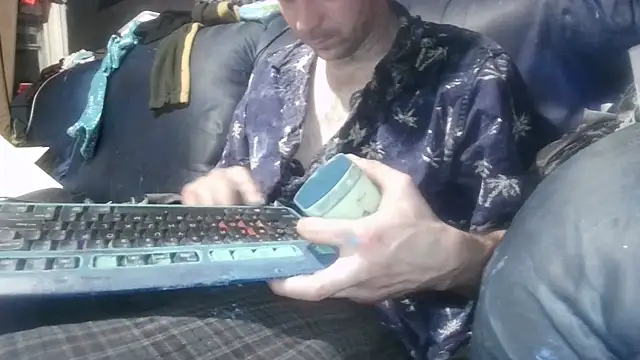 Snapshot of robeaulieu02 chatting on 27, 1, 2025 robeaulieu02 online show from 27, 1, 2025