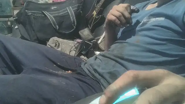 Snapshot of robeaulieu02 chatting on 12, 10, 2025 robeaulieu02 online show from 12, 10, 2025