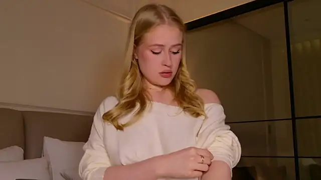 JuliaJaee online show from 28, 11, 2025