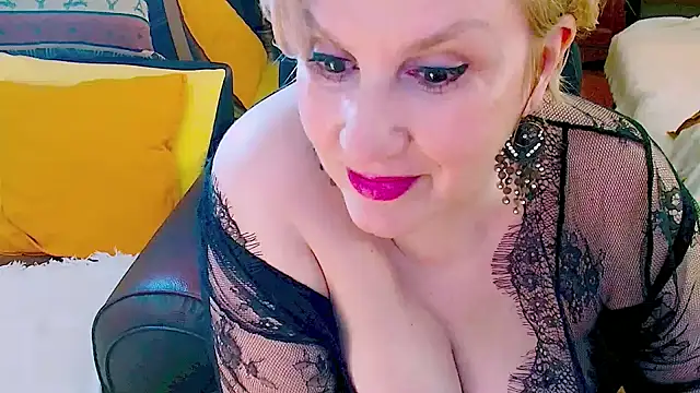 Snapshot of GattonaBiondona chatting on 15, 4, 2026 GattonaBiondona online show from 15, 4, 2026