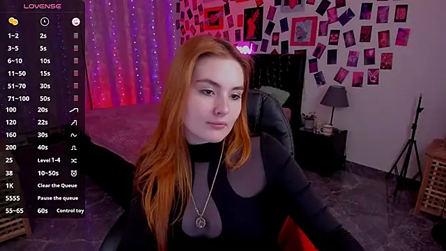 BellaTorne  online show from 1, 3, 2025