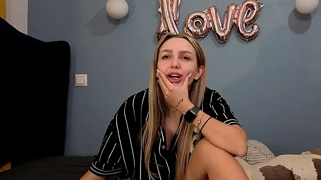 Snapshot of AnnaMaee chatting on 3, 3, 2025 AnnaMaee online show from 3, 3, 2025