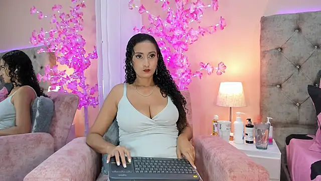 Snapshot of Holyjacky_ chatting on 21, 1, 2025 Holyjacky online show from 21, 1, 2025