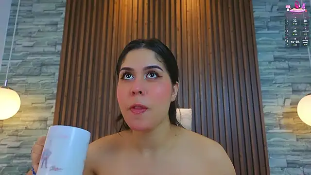 Snapshot of alannavidal chatting on 4, 3, 2026 alannavidal online show from 4, 3, 2026