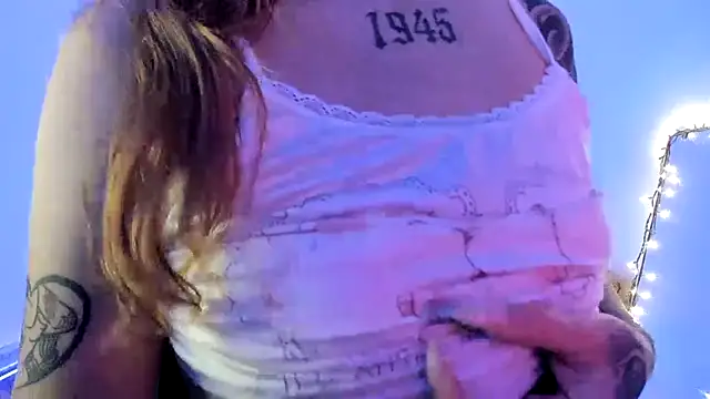 Snapshot of luxurybaby chatting on 23, 4, 2026 luxurybaby online show from 23, 4, 2026