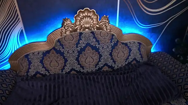 MagicPeachh  online show from 16, 12, 2025