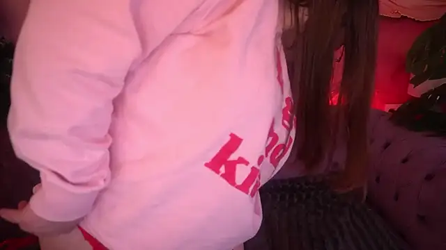 MagicPeachh  online show from 22, 12, 2025