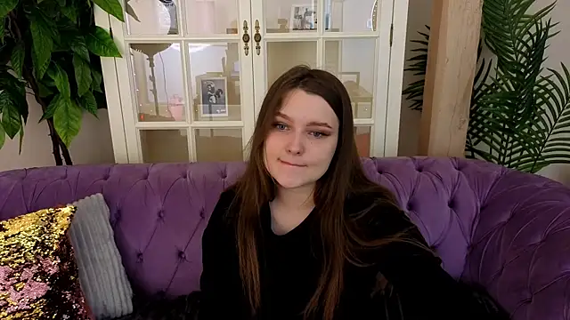 Snapshot of MagicPeachh_ chatting on 7, 4, 2026 MagicPeachh online show from 7, 4, 2026