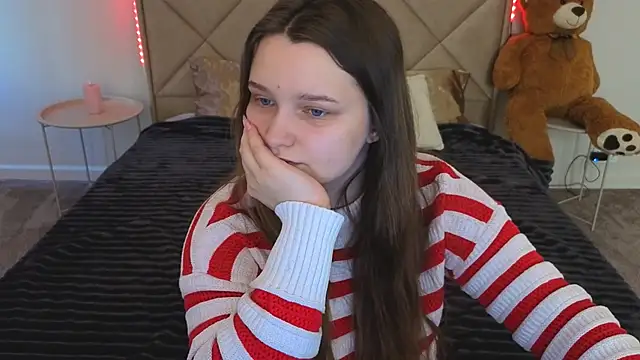 Snapshot of MagicPeachh_ chatting on 13, 4, 2026 MagicPeachh online show from 13, 4, 2026