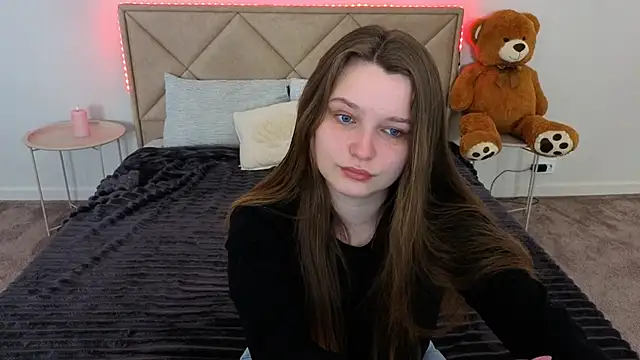 Snapshot of MagicPeachh_ chatting on 23, 4, 2026 MagicPeachh online show from 23, 4, 2026